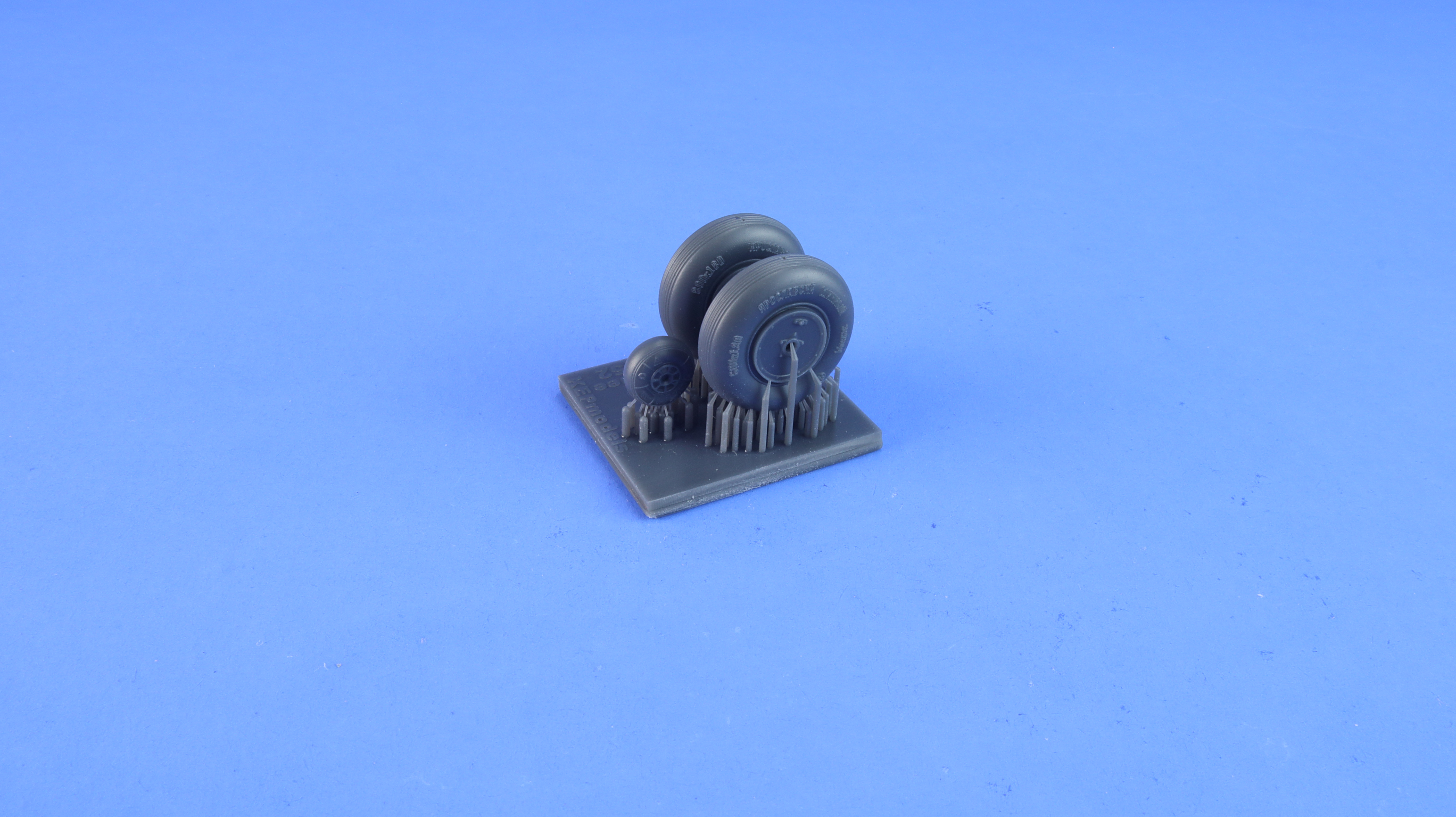 Additions (3D resin printing) 1/32 Yak-1 wheels late under load (KepModels) 