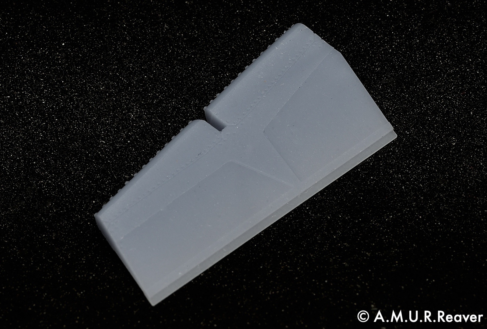 Additions (3D resin printing) 1/48 Ailerons for the MiG-29 9-13 (A.M.U.R.Reaver)