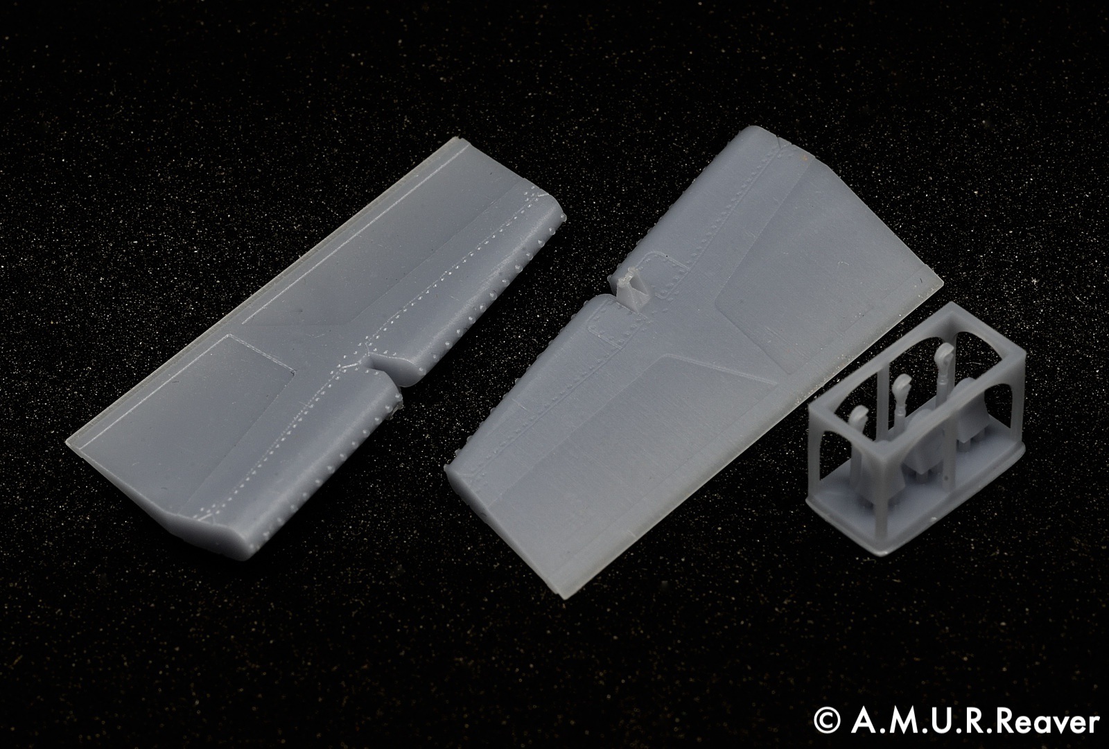 Additions (3D resin printing) 1/48 Ailerons for the MiG-29 9-13 (A.M.U.R.Reaver)