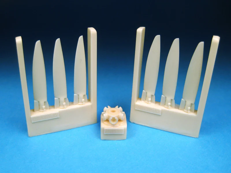 Additions (3D resin printing) 1/48 Spitfire Mk XIX 5 Blade Prop - Tapered (Barracuda Studios)