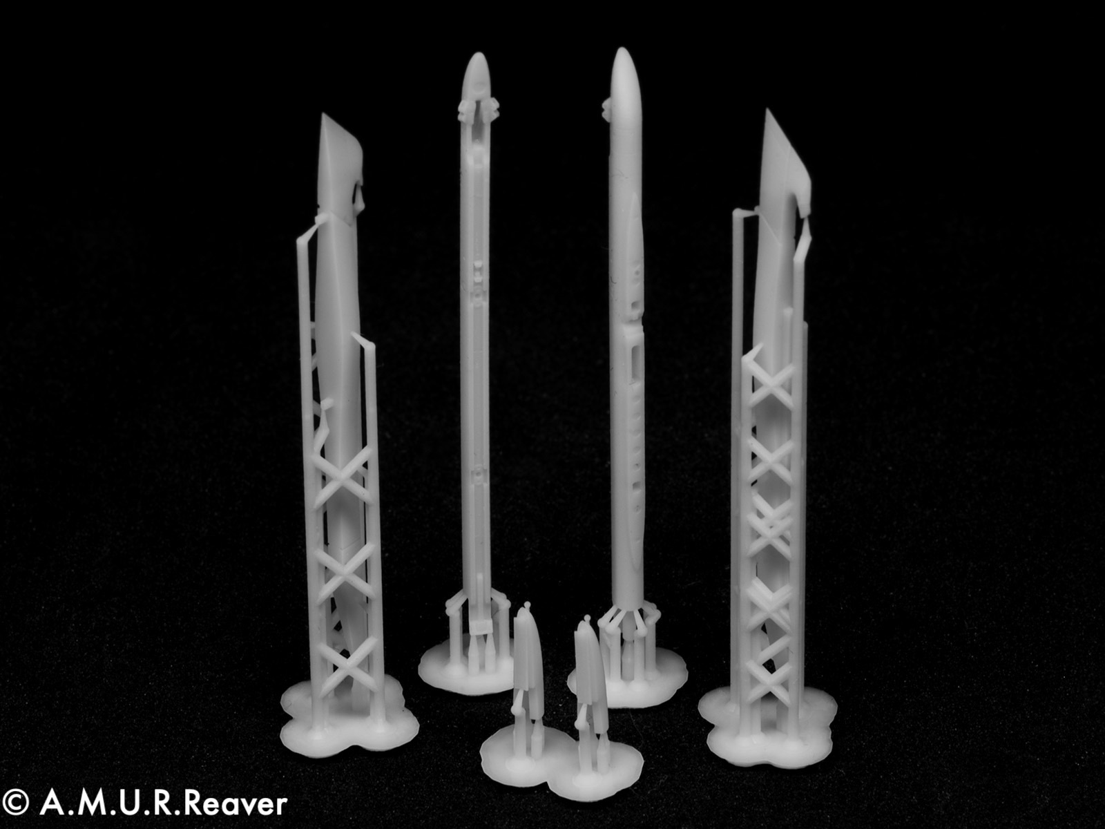 Additions (3D resin printing) 1/48 LAU-7 upper wing pylon and launcher for the SEPECAT Jaguar (UK) in 1/48 scale by Airfix (2025). (A.M.U.R.Reaver) 