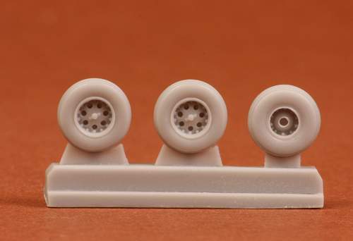 Additions (3D resin printing) 1/72 BAe Harrier GR.1/GR.3. wheel set (designed to be used with Airfix kits)
