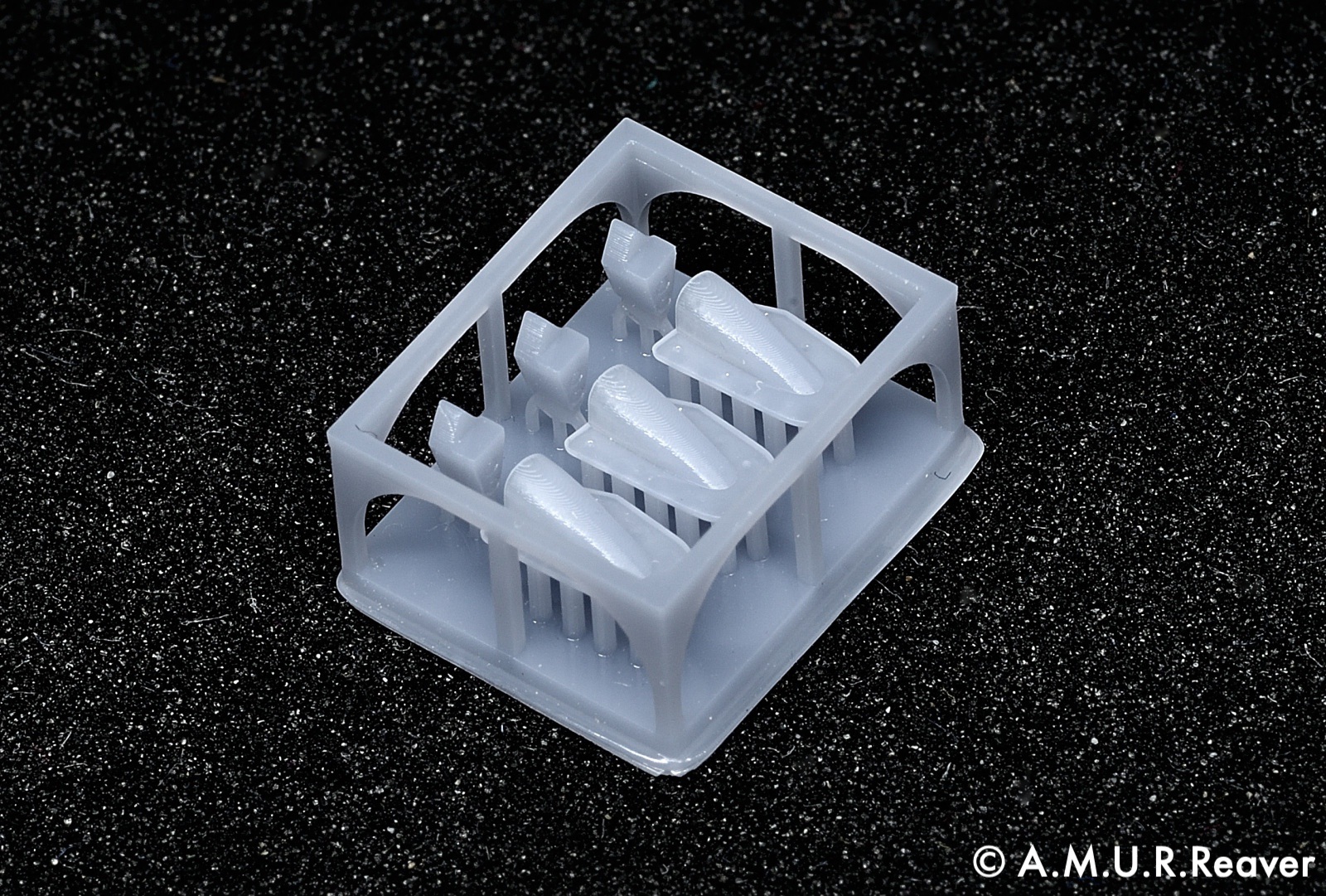 Additions (3D resin printing) 1/48 Early-type rudders for the MiG-29 9-12 (A.M.U.R.Reaver)