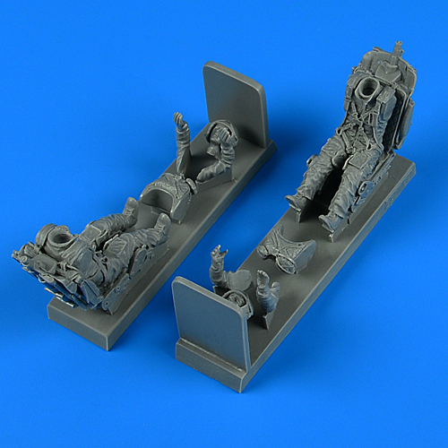 Figures (resin) 1/32 Soviet Pilot and Trainer Pilot with ejection seat for Mikoyan MiG-21UM