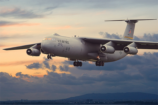 Model kit 1/144 Lockheed C-141B Starlifter (Roden)