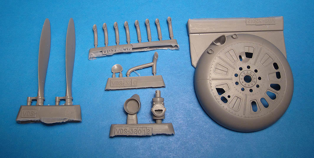 Additions (resin parts) 1/32 I-153 Chaika cowl/prop/exhaust pipes/oil cooler ICM (Vector) 