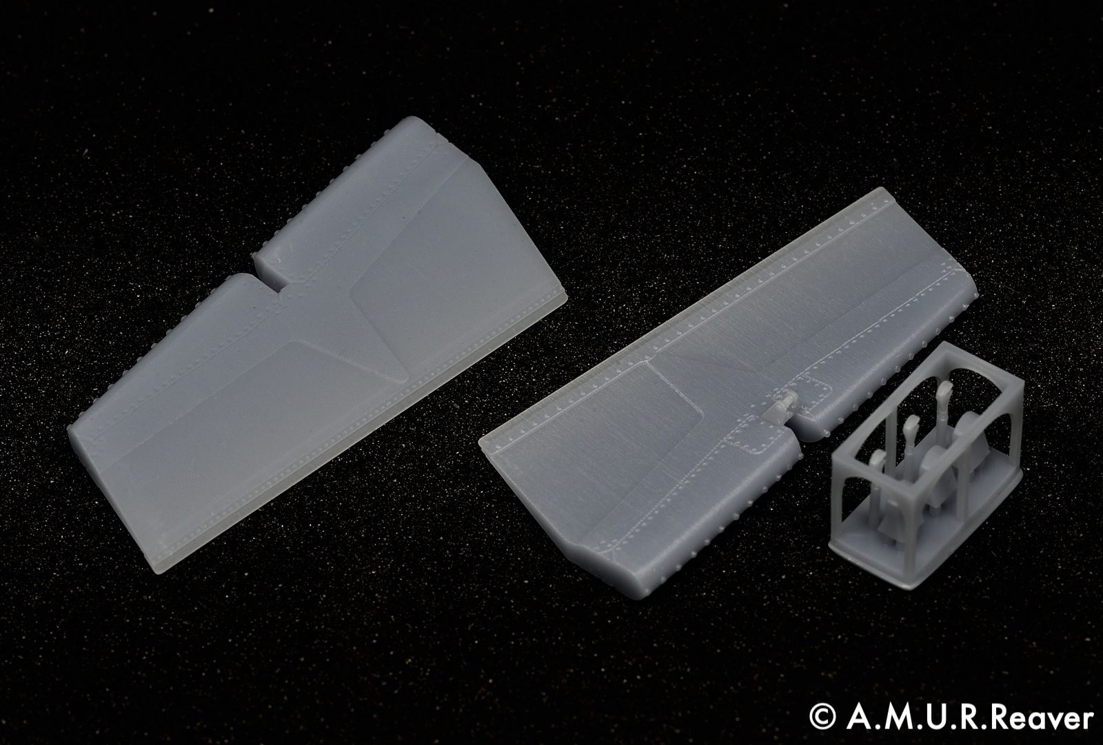 Additions (3D resin printing) 1/48 Ailerons for the MiG-29 9-12 (A.M.U.R.Reaver)