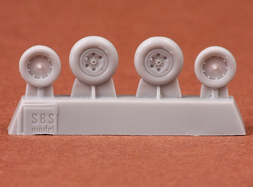 Additions (3D resin printing) 1/72 Folland Gnat T.1 wheel set (designed to be used with Airfix kits)