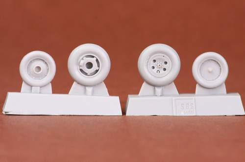 Additions (3D resin printing) 1/48 Folland Gnat T.1 wheel set (designed to be used with Airfix kits)