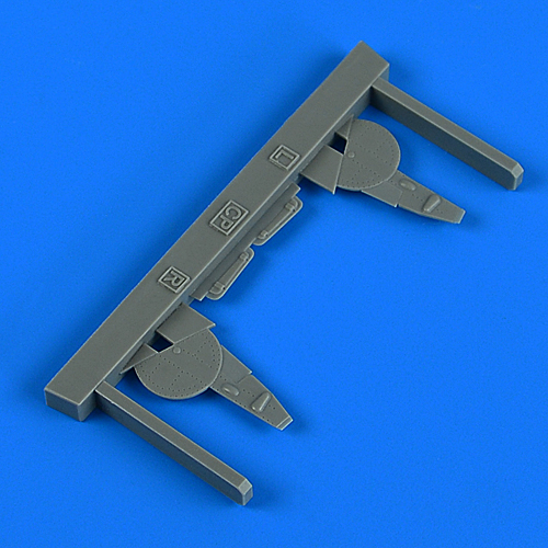 Additions (3D resin printing) 1/72 Lavochkin La-5 undercarriage covers (designed to be used with Clear Prop Models kits)