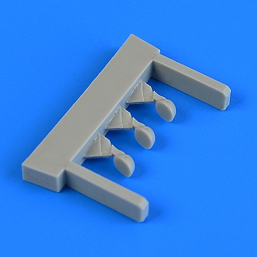 Additions (3D resin printing) 1/48 Hawker Hurricane circular mirror