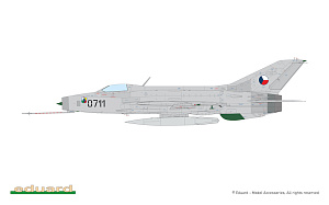 Model kit 1/48 Mikoyan MiG-21F-13 1/48 he Weekend edition (Eduard kits)