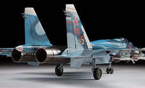 Model kit 1/72 Sukhoi Su-33 (Zvezda)