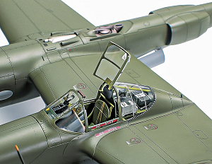 Model kit 1/48 Lockheed P-38F/G Lightning (Tamiya)