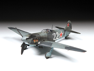 Model kit 1/48 Yakolev Yak-9  (Zvezda)