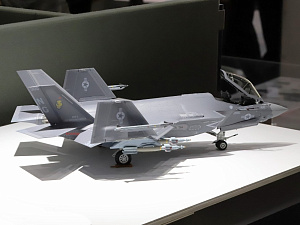 Model kit 1/48 Lockheed Martin F-35C Lightning Ⅱ (Tamiya)