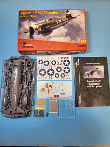 Model kit 1/48  Republic P-47C Thunderbolt with Ferry Tank with etched parts and resin weighted wheels (Clear Prop)