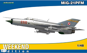 Model kit 1/48 Mikoyan МиГ-21ПФМ "Weekend Edition" (Eduard kits)