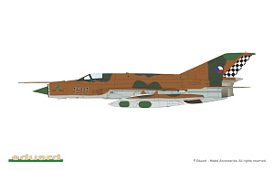 Model kit 1/72 Mikoyan MiG-21R (Eduard kits)
