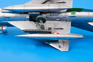 Model kit 1/72 Mikoyan MiG-21MF interceptor Profipack edition (Eduard kits)