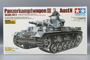 Model kit 1/35 German Panzerkampfwagen III Ausf.N (Sd.Kfz.141/2) (Tamiya)