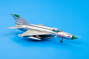 Model kit 1/72 Mikoyan MiG-21MF interceptor Profipack edition (Eduard kits)