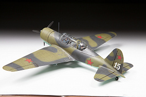 Model kit 1/48 Sukhoi Su-2 Soviet Light Bomber (Zvezda)