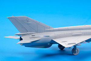 Model kit 1/72 Mikoyan MiG-21MF interceptor Profipack edition (Eduard kits)