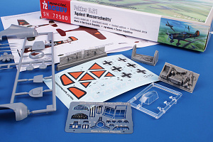 Model kit 1/72 Fokker D.21 'Against Messerschmitts' (Special Hobby)