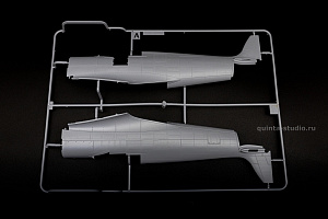 Model kit 1/24 Supermarine Spitfire Mk.IXc - Flying Dray (Airfix)