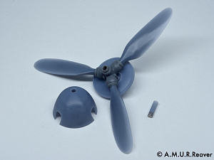 Additions 1/32 Cock and propeller blades for the Bf109G-10/K with a wider blade chord (later propeller type) for Hasegawa and Revell models in 1/32 scale (A.M.U.R.Reaver) 