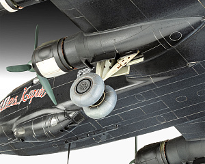 Model kit 1/72 Junkers JU-290A-5/7 Seeadler (Revell)