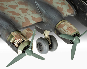 Model kit 1/72 Junkers JU-290A-5/7 Seeadler (Revell)