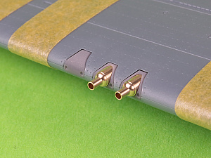 Aircraft detailing sets (resin) 1/48 urtiss P-40L/P-40N Warhawk early - 4 x Browning .50 blast tubes with adapter & gunsight & Pitot Tube (designed to be used with Eduard kits)