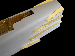 Photo Etching Kit Mikoyan MiG-25RBT/MiG-25RB/MiG-25PD/MiG-25RBF air intakes (designed to be used with ICM UA UK kits) (Metallic Details)
