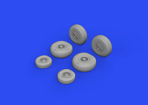 Additions (3D resin printing) 1/72 Lockheed C-130H Hercules wheels with weighted tyre effect (designed to be used with Zvezda kits) 