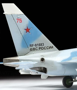 Model kit 1/72 Yakovlev Yak-130 (Flanker H) (Zvezda)