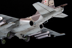 Model kit 1/48  Sukhoi SU-25 Frogfoot  (Zvezda)