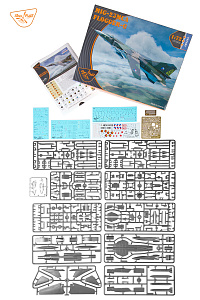 Model kit 1/72 Mikoyan MiG-23MLA Flogger-G Expert kit  (Clear Prop)