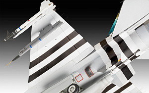 Model kit 1/32 Lockheed-Martin F-16 Falcon 50th Anniversary (Revell)
