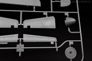 Model kit 1/32 North-American P-51B Mustang (HYBRID Edition) (Eduard kits)