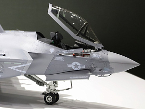 Model kit 1/48 Lockheed Martin F-35C Lightning Ⅱ (Tamiya)
