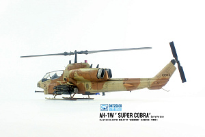 Model kit 1/72 Bell AH-1W Super Cobra (early version) (Dream Model) 