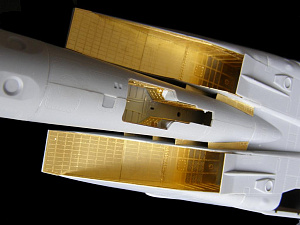 Photo Etching Kit Mikoyan MiG-25RBT/MiG-25RB/MiG-25PD/MiG-25RBF air intakes (designed to be used with ICM UA UK kits) (Metallic Details)