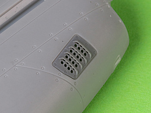 Aircraft detailing sets (resin) 1/72 P-51 Mustang - carburator air filter cover - RAF louvred type - version A (Arma Hobby)