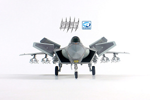 Model kit 1/72 Chinese Chengdu J-20 Stealth Fighter (Dream Model) 