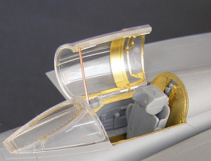 Photo Etching Kit Mikoyan MiG-25 cockpit interior (designed to be used with ICM UA UK kits)[MiG-25RBT MiG-25RBF MiG-25BM] (Metallic Details)