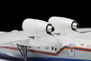 Model kit 1/144 Beriev Be-200  (Zvezda)