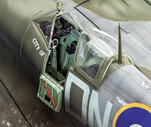 Model kit 1/32 Supermarine Spitfire Mk.IXc Technik (Revell)