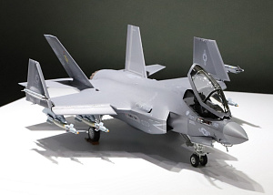 Model kit 1/48 Lockheed Martin F-35C Lightning Ⅱ (Tamiya)